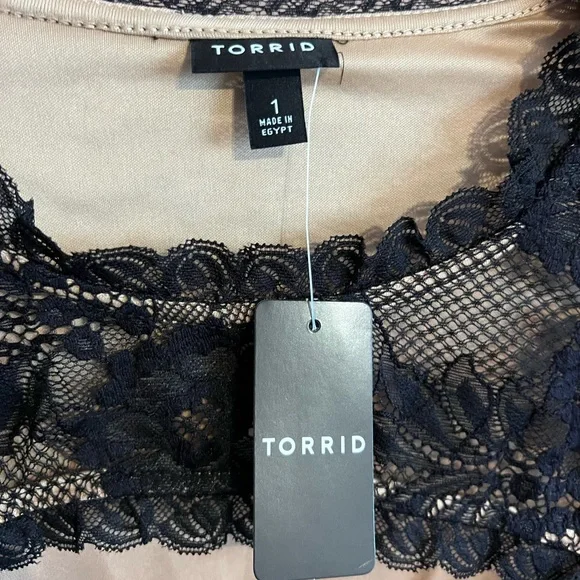 NWT torrid Black Floral Lace Long Sleeve Cutout Blouse - Picture 7 of 9